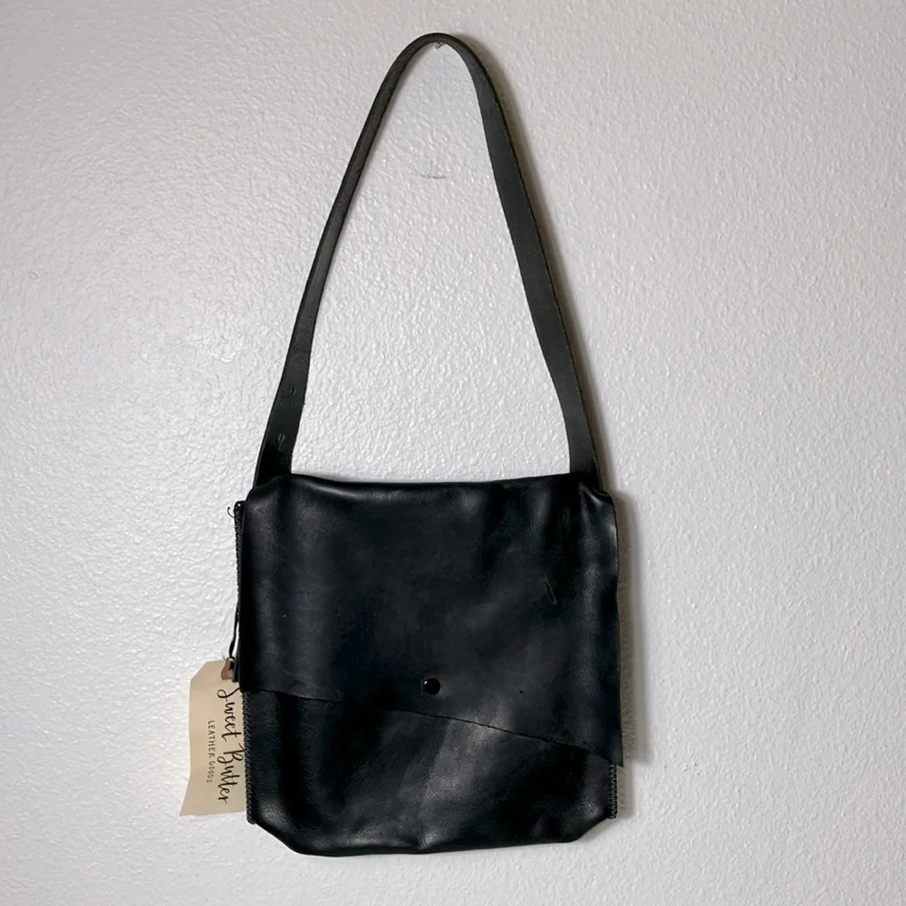 Handmade leather shoulder purse local polycarbonate satchel sweet butter black‎